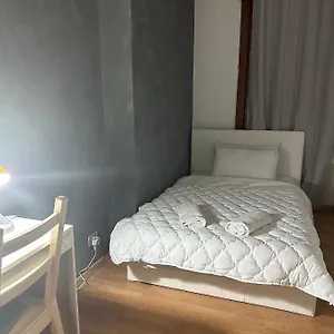 Leone D'oro 2 - Milano Street Guest house
